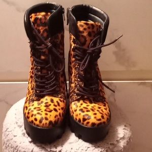 Gianni Bini "Ambray" Natural Platform Lace-up/ Zipper Booties